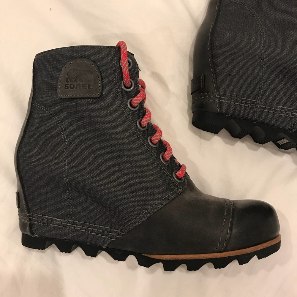 Sorel PDX Wedge Boot (9.5)